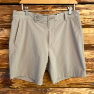 Vineyard Vines Performance Breaker Short size 32